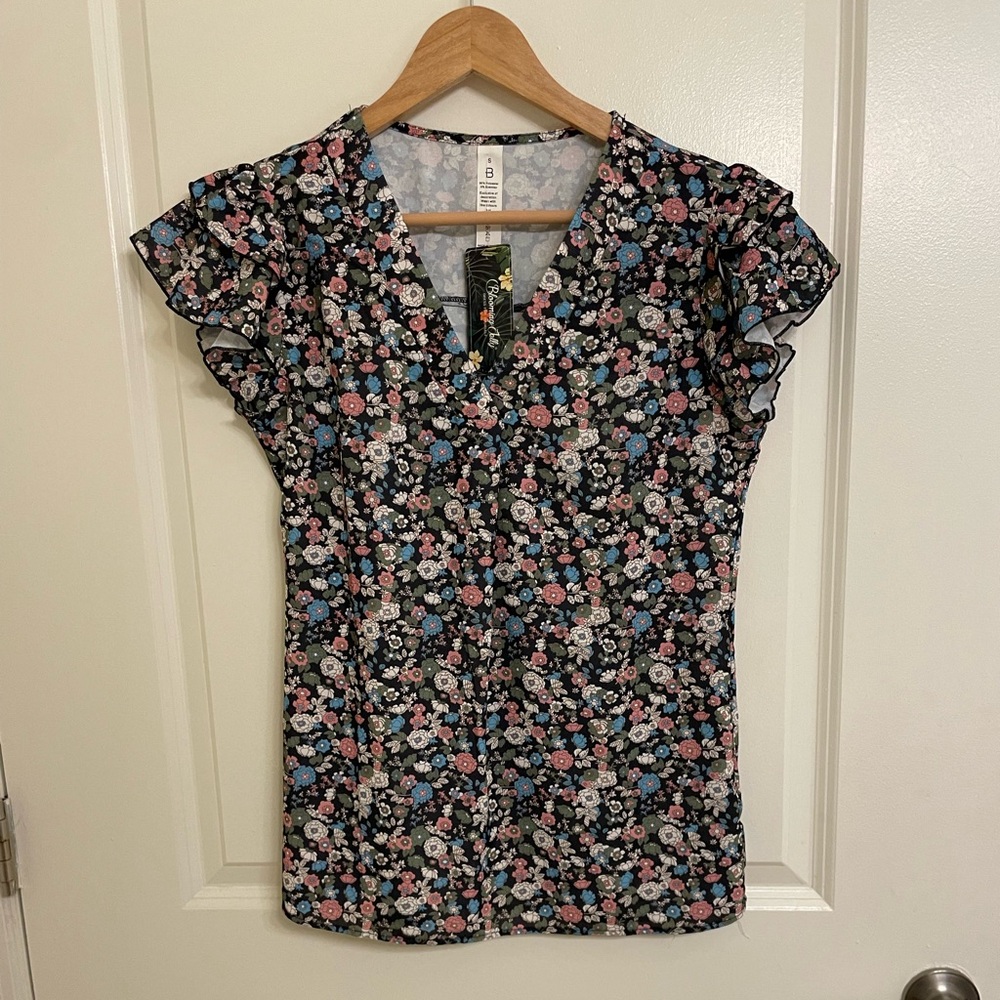 NWT Black Floral Flutter Sleeve V-Neck Blouse